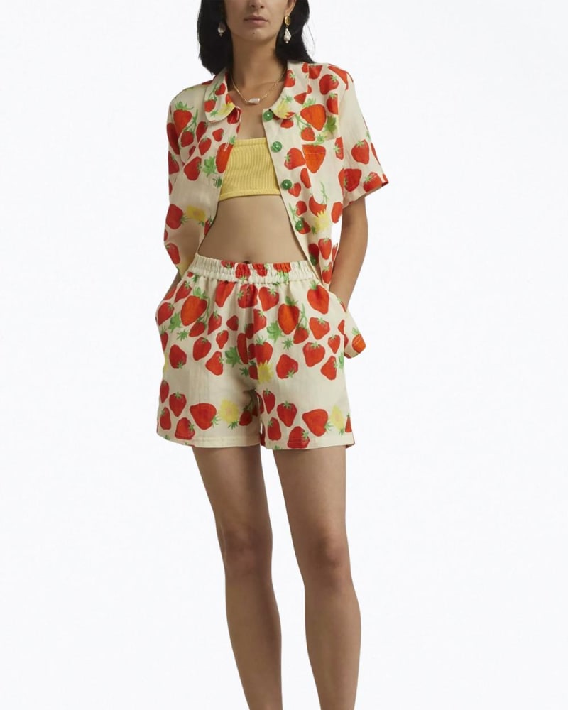 Front of a model wearing a size L Strawberry-Print Linen-Blend Shorts in Beige in Beige by HELMSTEDT. | dia_product_style_image_id:340041